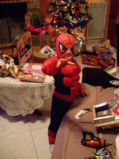 Tristan en Spiderman à Noël Tristan en Spiderman à Noël