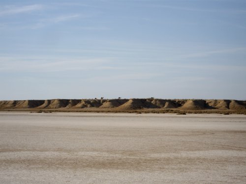Vue du lac salé dans le désert tunisien