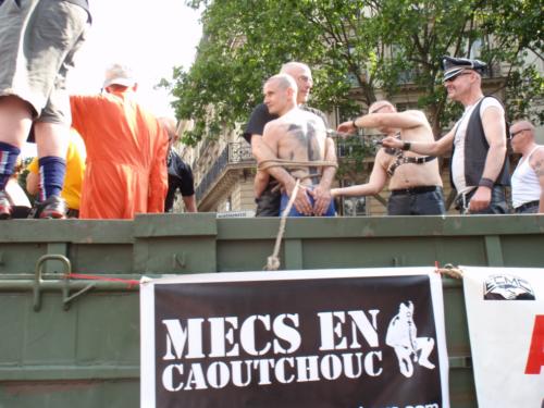 Mecs en caoutchouc - Gay Pride 2009