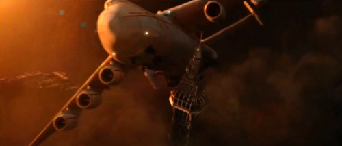 Image à 1:42 minute de la bande-annonce de 2012. Tour Eiffel ? Image à 1:42 minute de la bande-annonce de 2012. Tour Eiffel ?