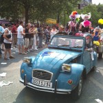 Un clin d'oeil au soeur dans la 2CV avec Louis de Funès ?