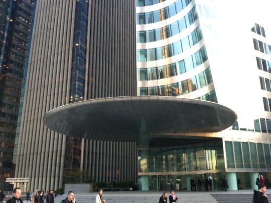 Entrée de la Tour EDF Pei - La Défense - USS Enterprise