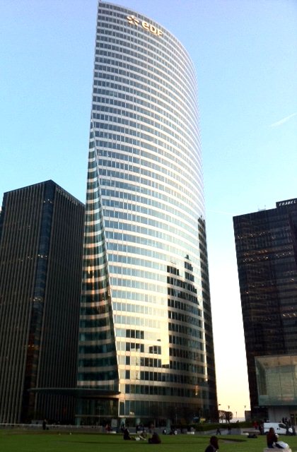 Tour EDF Pei de la Défense - vue complète