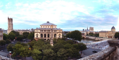 Vue panoramique de la terrasse du Théâtre du Châtelet Vue panoramique de la terrasse du Théâtre du Châtelet