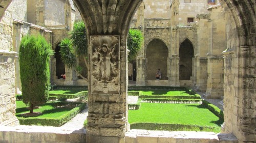 Jardin intérieur Cathédrale Saint-Just-et-Saint-Pasteur de Narbonne