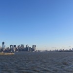 New York - Vue de la Skyline de Manhattan du ferry de Liberty Island