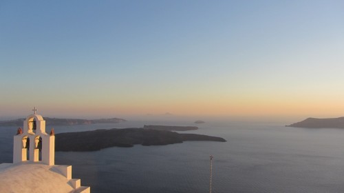 Vue de Nea Kamini à Imerovigli au coucher de soleil - Santorin