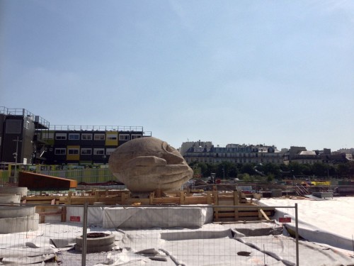 "Ecoute" de Henri Miller place René Cassin pendant les travaux