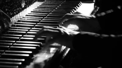 Intégrale des études pour piano de Philip Glass par Nicolas Horvath à la salle Cortot