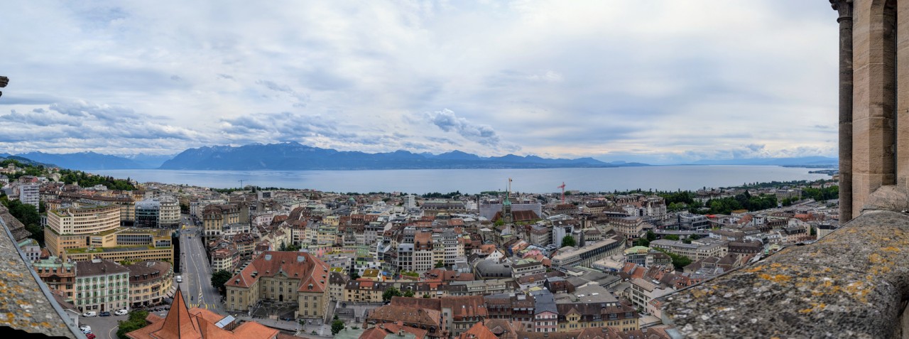 Vue panoramique de Lausanne depuis le sommet du clocher de la Cathédrale.